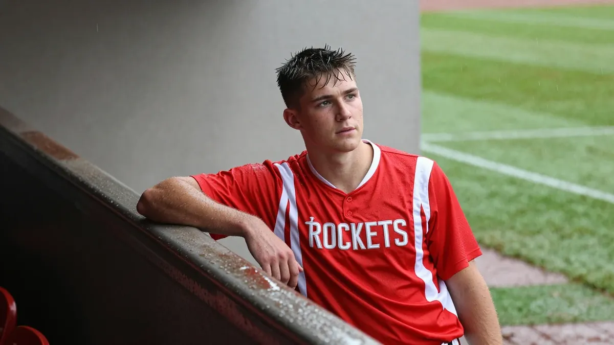 Houston Rockets Jersey History: Who Wore Number 32?